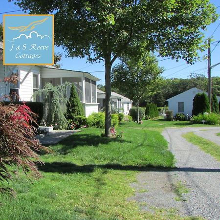 J & S Reeve Cottages Aquebogue Exterior photo